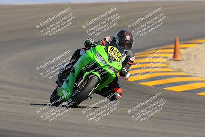 media/Oct-29-2022-CVMA (Sat) [[14c0aa3b66]]/Race 4 500 Supersport-350 Supersport/